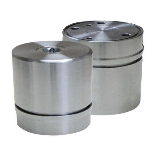 Oil volume accumulator