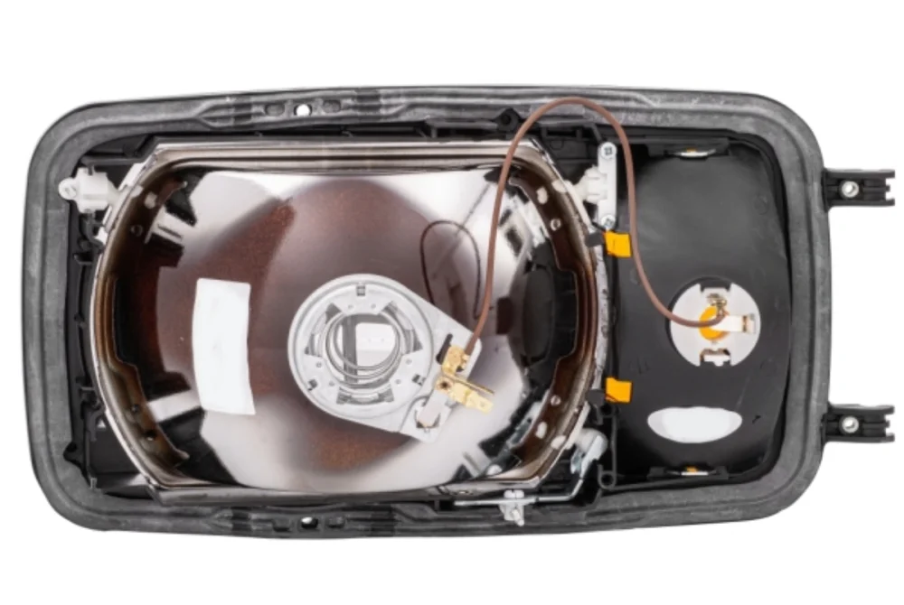 Headlight Right 2521, 3031, 641 Cabins